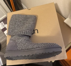 UGG CLASSIC CARDY PURL KNIT CHARCOAL BOOT sz US 8/ EU 39/UK 6 Nib Gray Buttons - Picture 1 of 10
