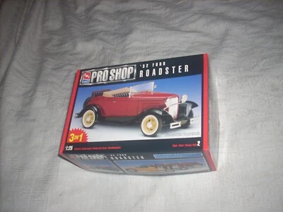 1932 FORD ROADSTER, 3-N-1 KIT, SEALED INSIDE, NICE !! - Image 1 of 2