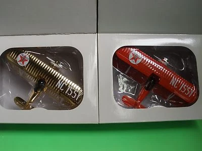 WINGS OF TEXACO SAMPLER ED.  24kt Gold Plated / Red Paint 1:32 Beechcraft - Image 1 of 4