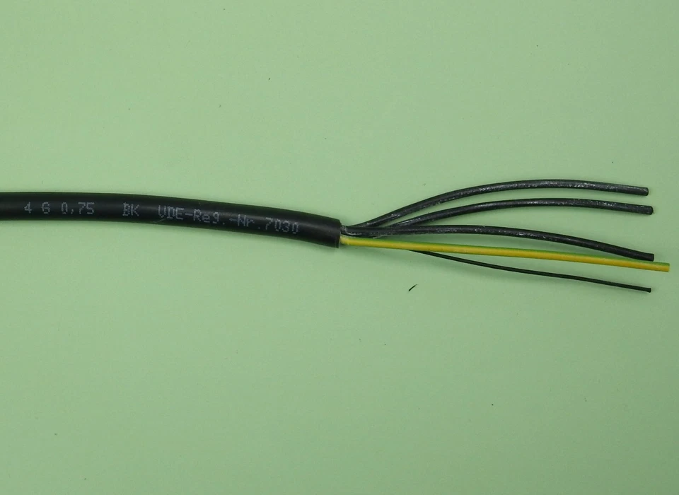 Meterware - Lapp Kabel Ölflex CLASSIC 110 BK 4x0,75mm² 4G0,75 Schwarz - 1119872 - Bild 1 von 1