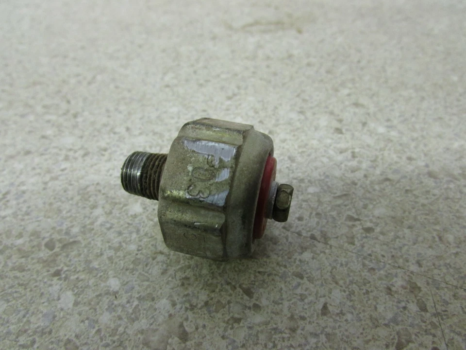 INTERRUPTOR DE PRESIÓN DE ACEITE HONDA CB400T HAWK CM400A CM400T CB750A CB750C CB750F CB750K Foto 1 de 1