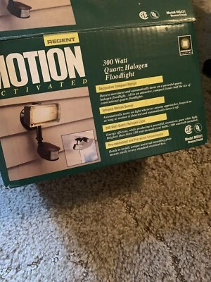 Proyector Regent 300 vatios activado por movimiento modelo MS431 acabado bronce Foto 1 de 4