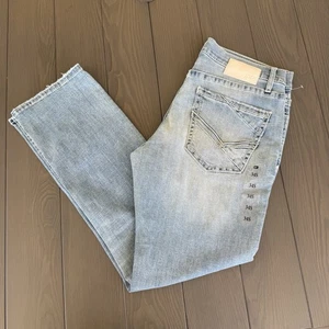 BKE Buckle Jeans Jake Straight Men's 34x32 Light Wash Blue Premium Stretch Denim - Picture 1 of 14