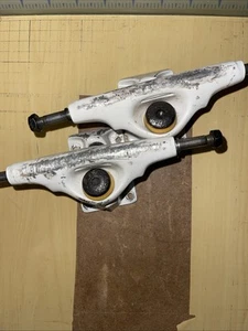 Invaders/Grind King Skateboard Trucks (Wht ) Mounted w/DohDoh Bushings - Picture 1 of 9