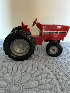 Vintage 1970's ERTL International Harvester Row Crop Tractor #415 Die-Cast USA - Picture 1 of 13