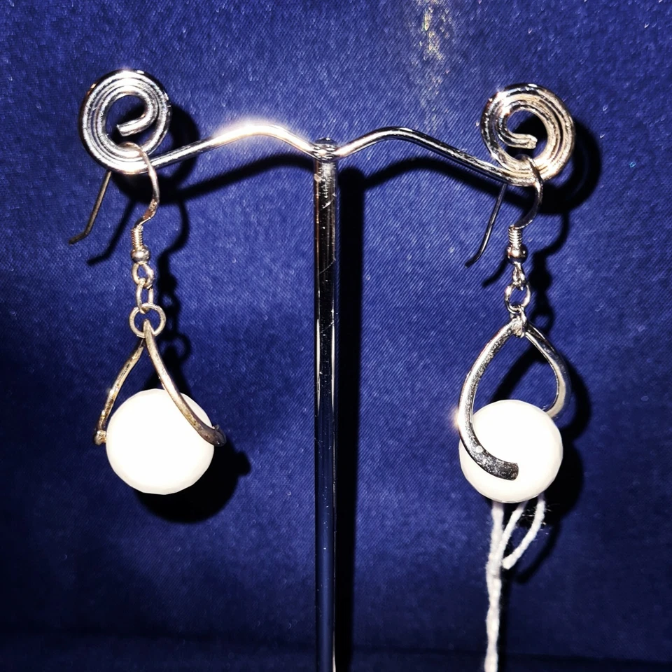 Orecchini in Agata bianca (tinta) e Argento 925  - Immagine 1 di 1