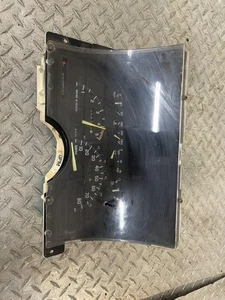 92-93 Chevy Suburban Truck GMC Truck Speedometer Cluster W/ Tach #16140115 200K - Picture 1 of 12