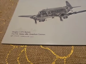 AEREO SKYTRAIN DOUGLAS C-47A STAMPATO NELLA FOTO FIRMATO DA GEOFF PLEASANCE - Foto 1 di 4