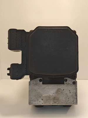 Unidad de montaje de bomba ABS Lexus IS300 2001 OEM  Foto 1 de 4