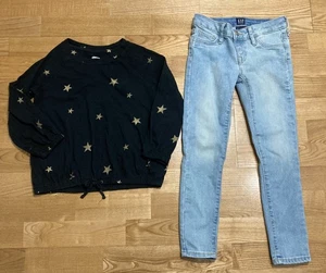 Completo bambina Old Navy & Gap taglia 6 - top nero stella con jeans usato in ottime condizioni - Foto 1 di 7