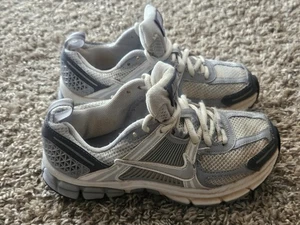 Nike Vomero 5 GS Pure "Platinum Metallic Silver" HF6998-002 Jungen Größe 2,5Y  - Bild 1 von 14