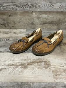 Mocasín con arco impermeable Uggs talla 41 o US 9 - Imagen 1 de 6