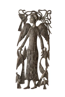 Decoración de metal haitiano hecha a mano, ángel de jardín cuidando aves, arte popular reciclado Foto 1 de 4