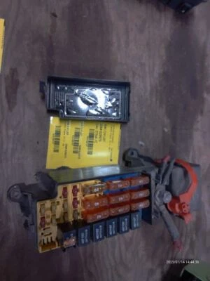 SEBRING   1997 Fuse Box Engine 798157 Foto 1 de 4