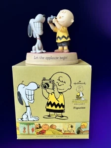 Hallmark Peanuts Gallery Snoopy Charlie Brown Let The Applause Begin 2012 Neu - Bild 1 von 14