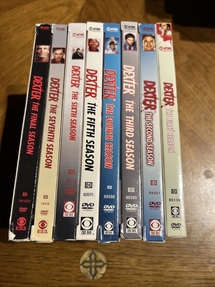 Dexter DVD The Complete Series: Seasons 1 - 8 Complete Foto 1 de 4