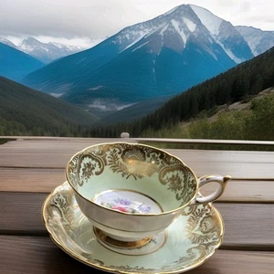 Tazza da tè/piattino vintage Paragon By Appointment HM Queen Mary Bone China verde floreale - Foto 1 di 11