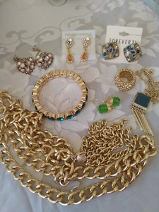 Costume Jewelry Lot Gold Tone Rhinestones Glass   - Imagen 1 de 10