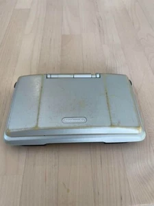 Consola Nintendo DS Japonesa Color Aleatorio Chatarra para Piezas - Imagen 1 de 10