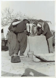 1938 Original Photo Near East Foundation Nurses explain water supply in Albania - Picture 1 of 2