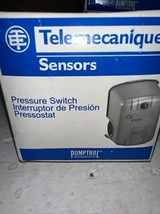 Telemecanique Square D 9013FSG2J21 Water Pump Pressure Switch 30/50 PSI DPS 9013 - Picture 1 of 4