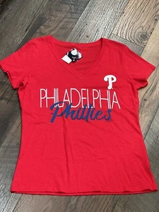 Philadelphia Phillies MLB Women's G-III 4Her by Carl Banks Red V-Neck Shirt NWT - Picture 1 of 9