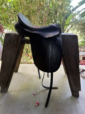 "Silla de montar de doma Albion ancha 17 1/2""" Foto 1 de 4