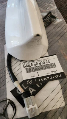 OEM 2017 - 2024 MAZDA CX-5 ROOF  SHARK FIN ANTENNA MODULE W/ COVER WHITE - Image 1 of 4