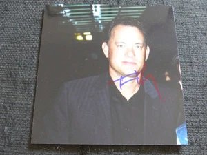 TOM HANKS firmado autógrafo firmado en 13x14 cm foto en persona - Imagen 1 de 1