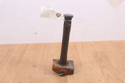 1997 YAMAHA VMAX 700 SX Left Or Right Spindle / Knuckle - Image 1 of 4