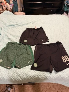 Celtic Football Shorts Size Men’s Large - Picture 1 of 4