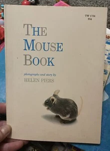 Rare 1970 First Edition By Helen Piers “The Mouse Book” Paperback Nm - Picture 1 of 5