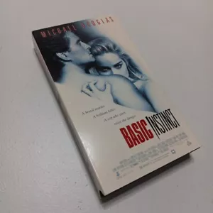 Basic Instinct (VHS, 1992, Michael Douglas Sharon Stone Wayne Knight) - Picture 1 of 9