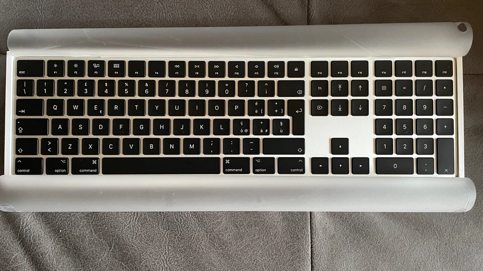 TECLADO NUMÉRICO APPLE MAGIC KEYBOARD A1843 | NUEVO EN CAJA | ITALIANO - Imagen 1 de 2