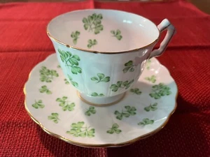 Coppa e piattino vintage Aynsley Bone China, verde floreale e oro #159 come mostrato - Foto 1 di 5