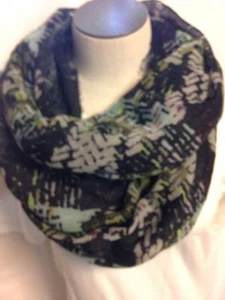 BCBGeneration Abstract Infinity Loop Scarf GNO62410 Black New w/ Tags - Picture 1 of 1