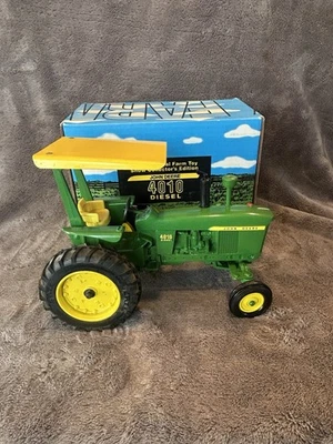 Ertl 1/16 JOHN DEERE MODEL 4010 Diesel Tractor Toy Farmer 1993 Toy Show #5716PA - Image 1 of 4