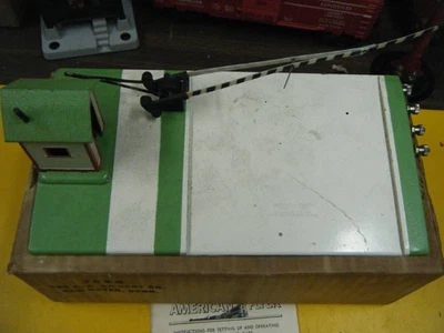 American Flyer s Ga #592 Crossing gate w/OB - Image 1 of 4