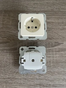 Berker Modul 2 Steckdose Cremeweiß mit erhöhtem Berührungsschutz neuwertig - Bild 1 von 2