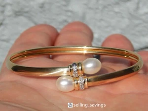 10K YELLOW GOLD DIAMOND & PEARL BYPASS FLEX CUFF BANGLE BRACELET - Picture 1 of 17