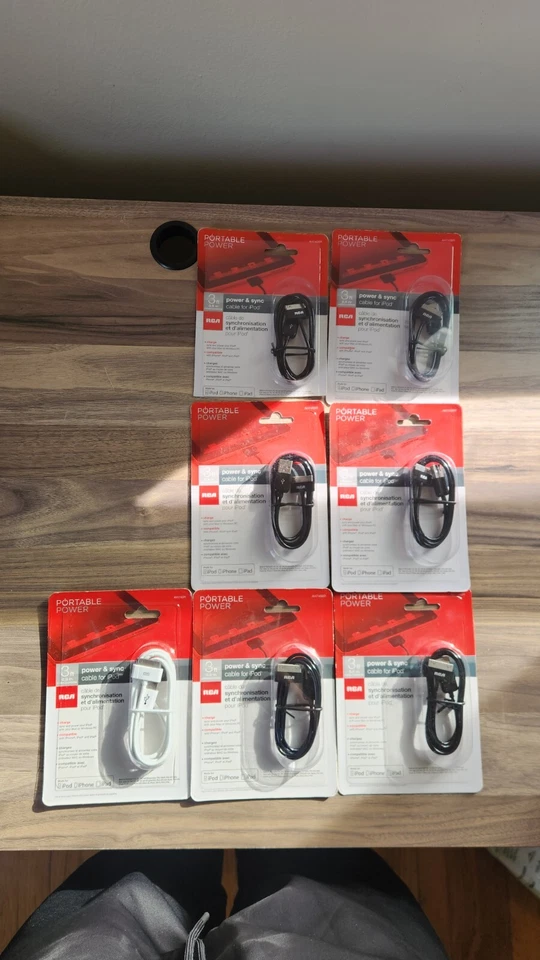 RCA AH740R 3Ft. Power Sync and Charge USB Cable for iPod, White Black - Image 1 of 3