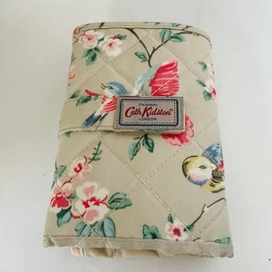 Cambiador portátil plegable para bebé Cath Kidston crema pájaros en muy buena condición - Imagen 1 de 6