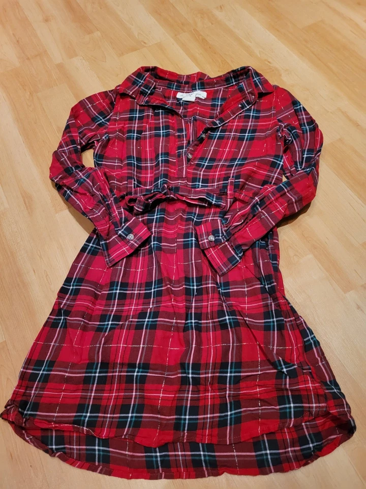 Girls H&M Red Plaid Button Belted Holiday Dress Size 8 EUC - Image 1 of 1