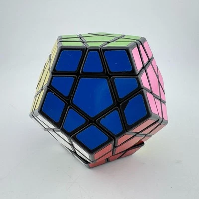 12-Sided Megaminx Magic Twist 3D Puzzle Brain Teaser - Image 1 of 4