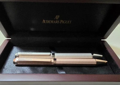 Juego de 2 bolígrafos Audemars Piguet plata y oro rosa con estuche Foto 1 de 4
