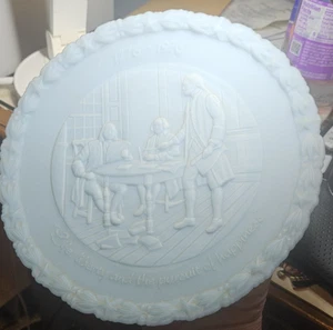 Fenton Official USA Bicentenial Plate 1974, No. 2 von 4 Franklin, Adams, Jefferso - Bild 1 von 1