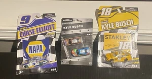 Paquete de 2 Nascar Authentics Chase Elliott 1:64, Kyle Busch 1:64 y 1:87 - Imagen 1 de 7