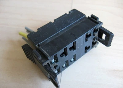 Conector Freightliner con cableado para interruptor OVRD SHDN de anulación de apagado #M261BJ Foto 1 de 4