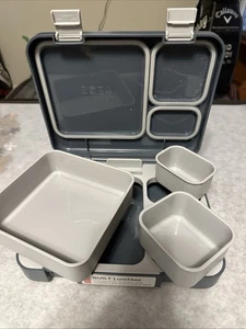 Fiambrera gris reutilizable CONSTRUIDA 3 contenedores de alimentos extraíbles y soporte de teléfono incorporado - Imagen 1 de 10