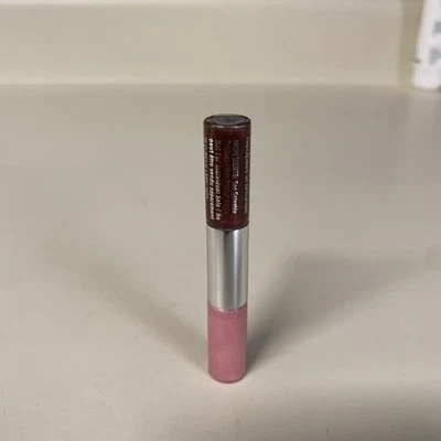 Mini Labios Clinique Potencial Completo Relordete y Brillo Tamaño de Viaje Mora y Lila Foto 1 de 4